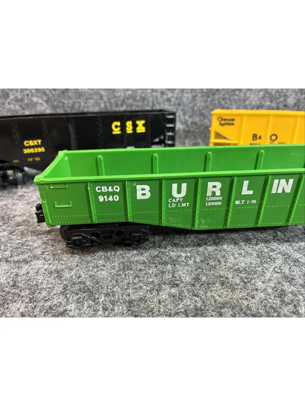 LIONEL 9016 9038 9140 B&O Railroad Chessie System 2 Bay Open Coal Hopper Lot